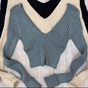 Olive green long sleeve knitted top! 🖤